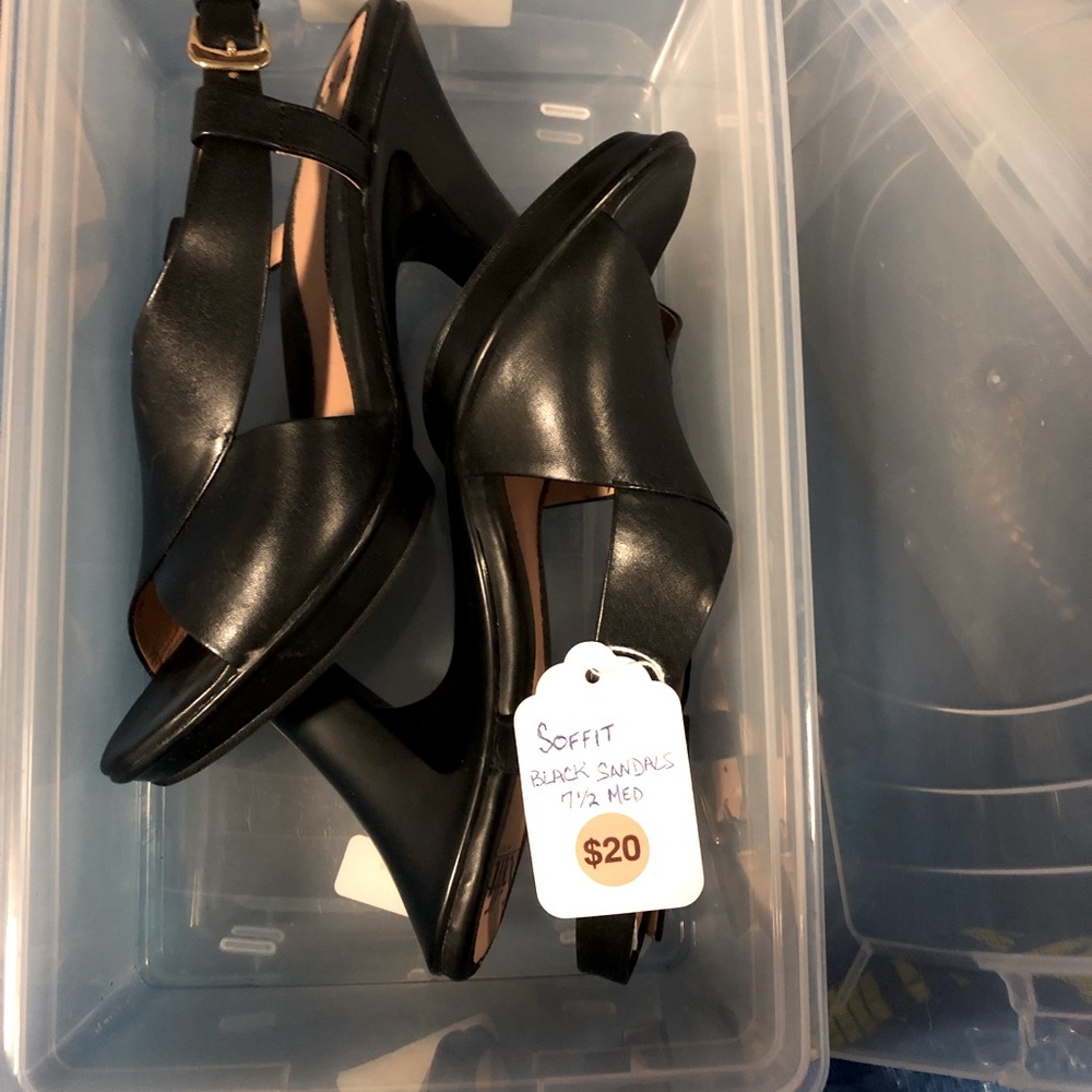 Soffit Black Sandal, size 7.5 Medium